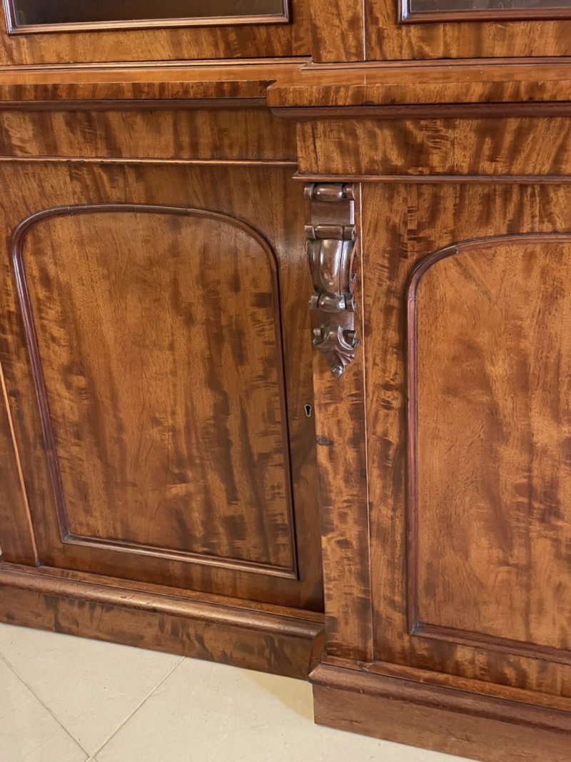 Outstanding Quality Large Antique Victorian Figured Mahogany Breakfront Bookcase - Image 10